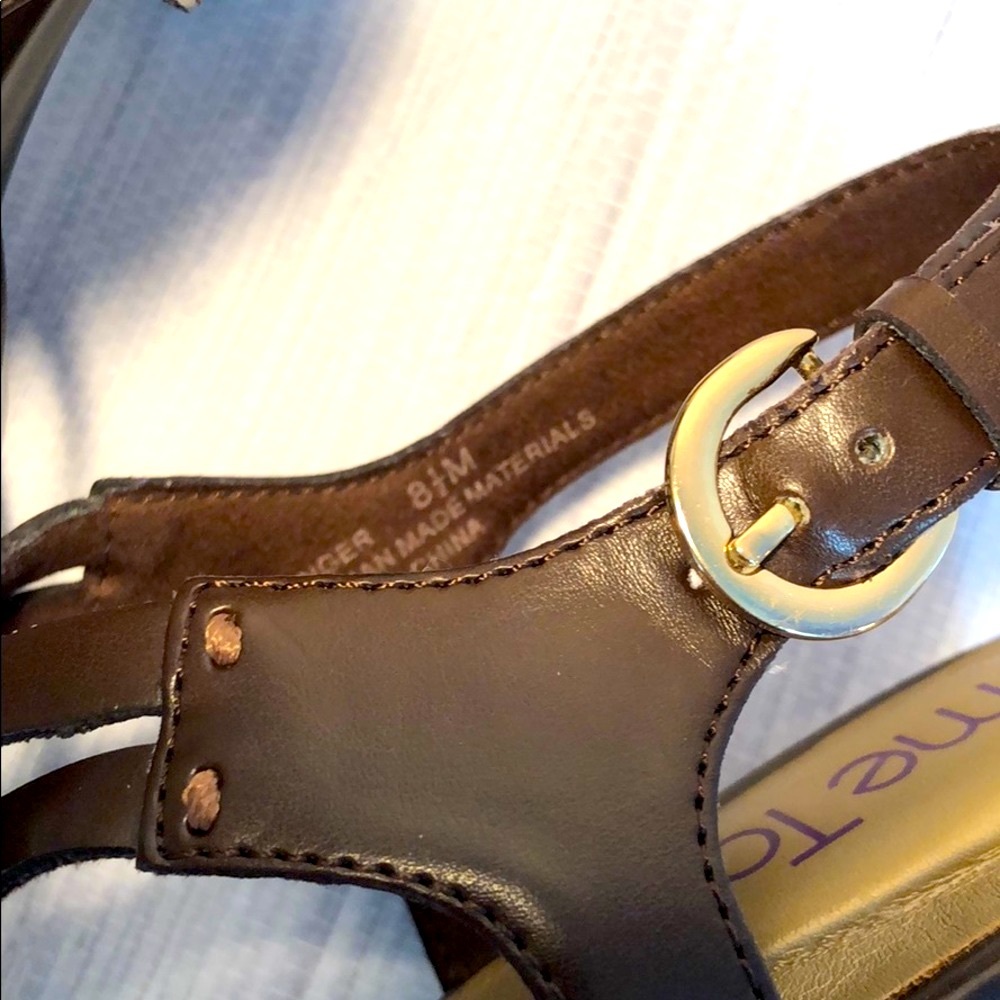 Leather Sandals. - Picture 6 of 7